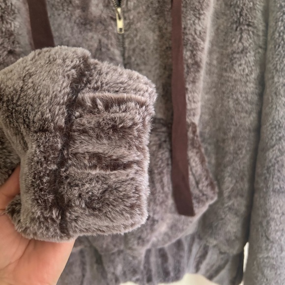 Saints & Hearts Faux Chinchilla Jacket. Super warm - Picture 5 of 6